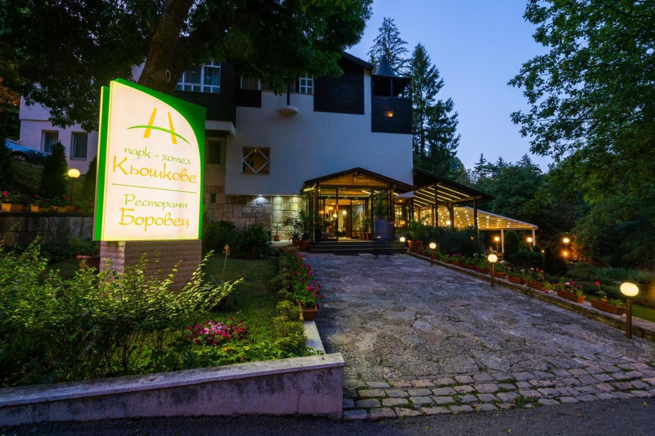 Family Park Hotel Kyoshkove Shumen Exterior photo