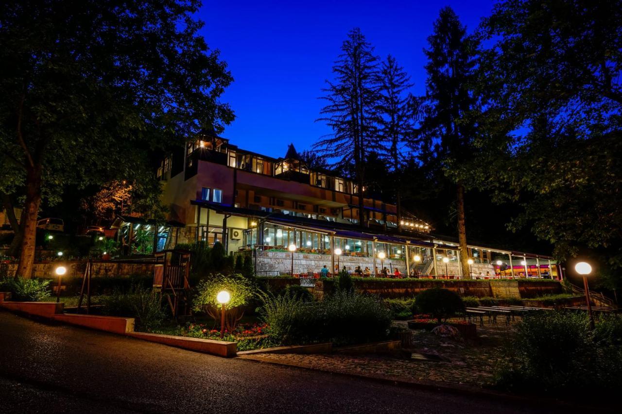 Family Park Hotel Kyoshkove Shumen Exterior photo